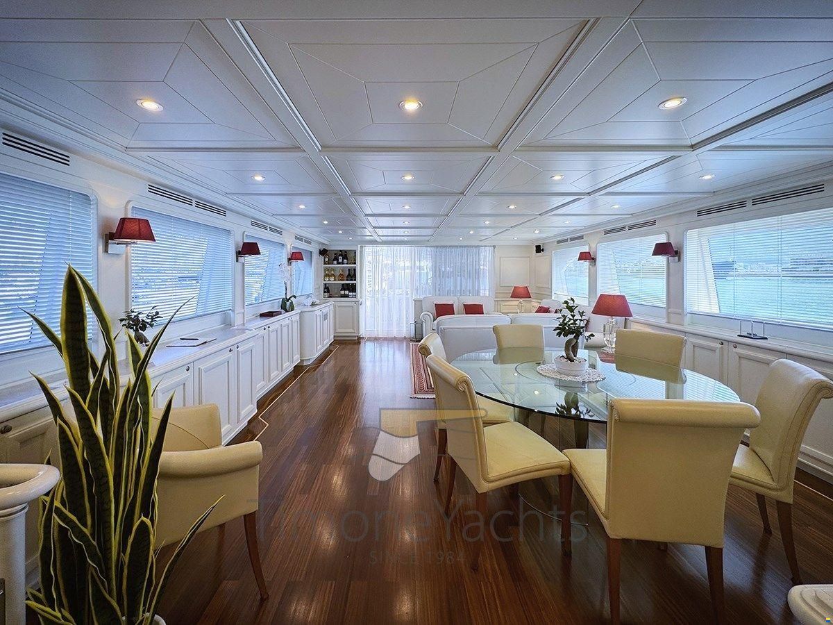 Custom Line Navetta 30