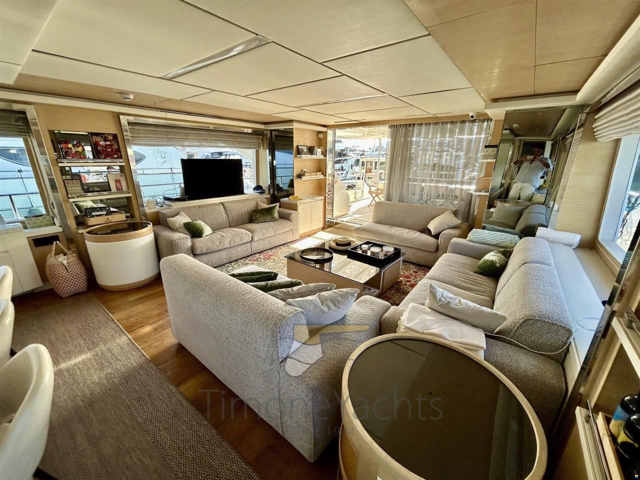 Benetti Delfino 93'