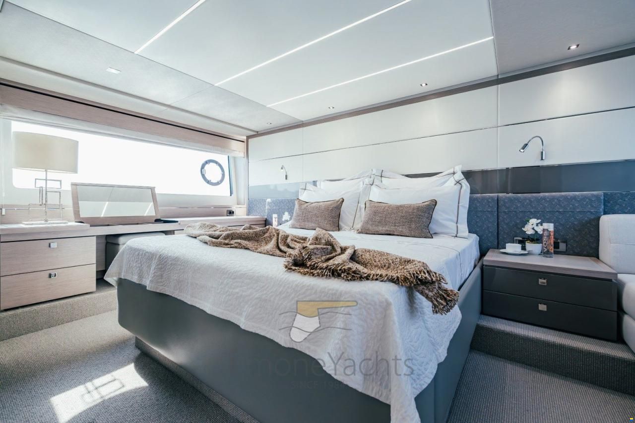 Sunseeker 74 Sport Yacht