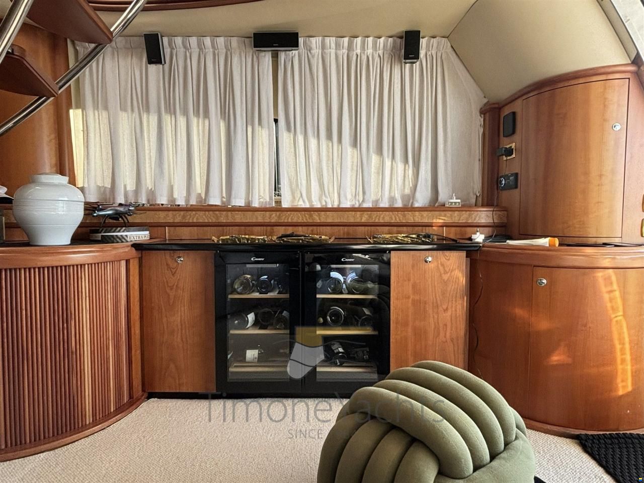 Azimut 68E