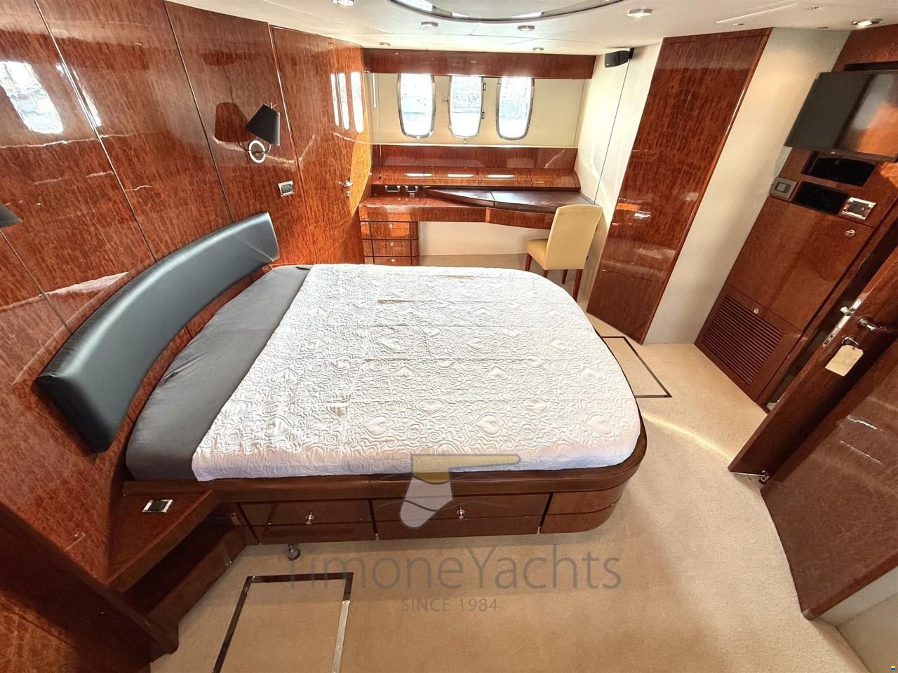 Fairline SQUADRON 74