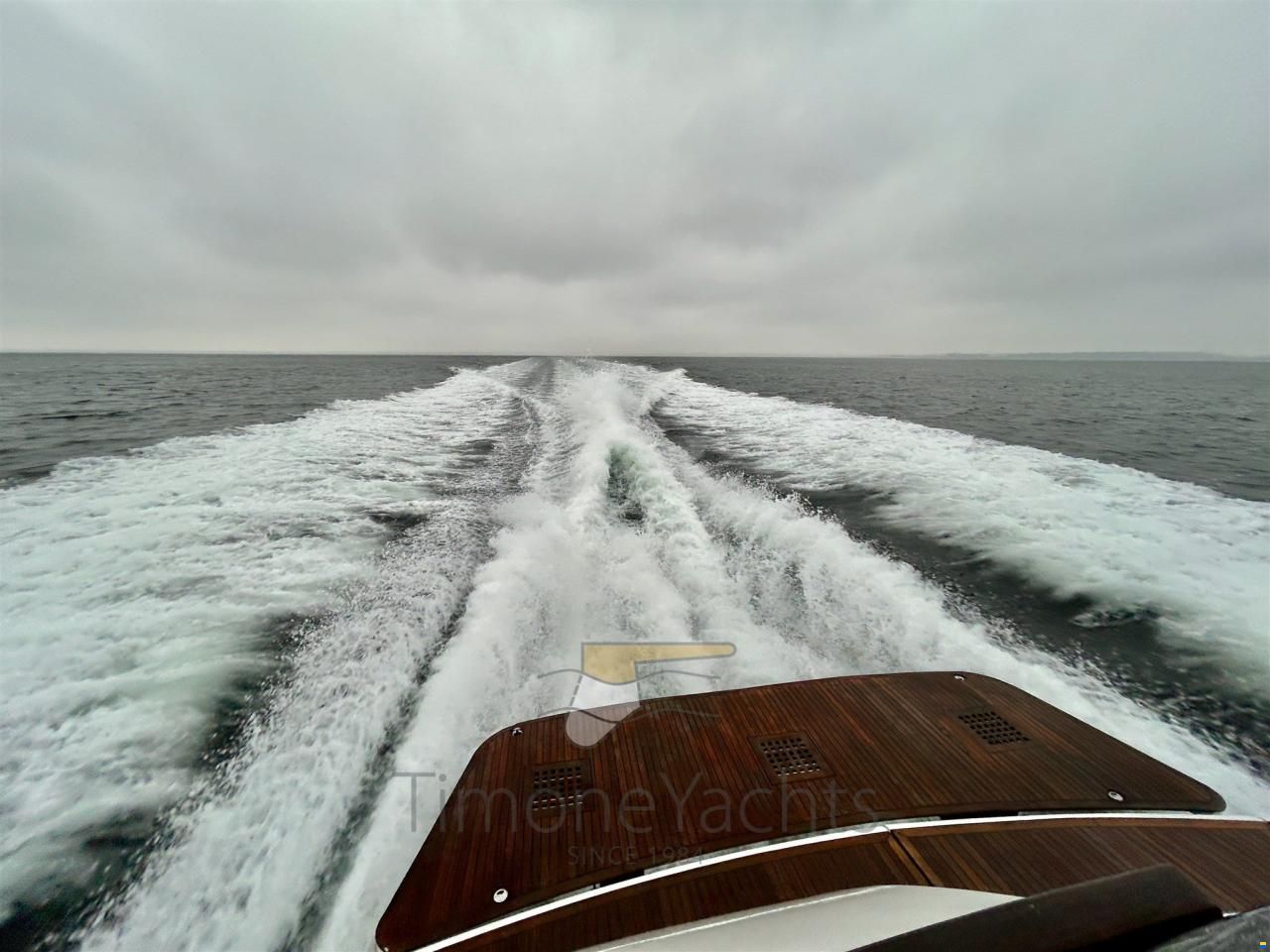 Fairline SQUADRON 74