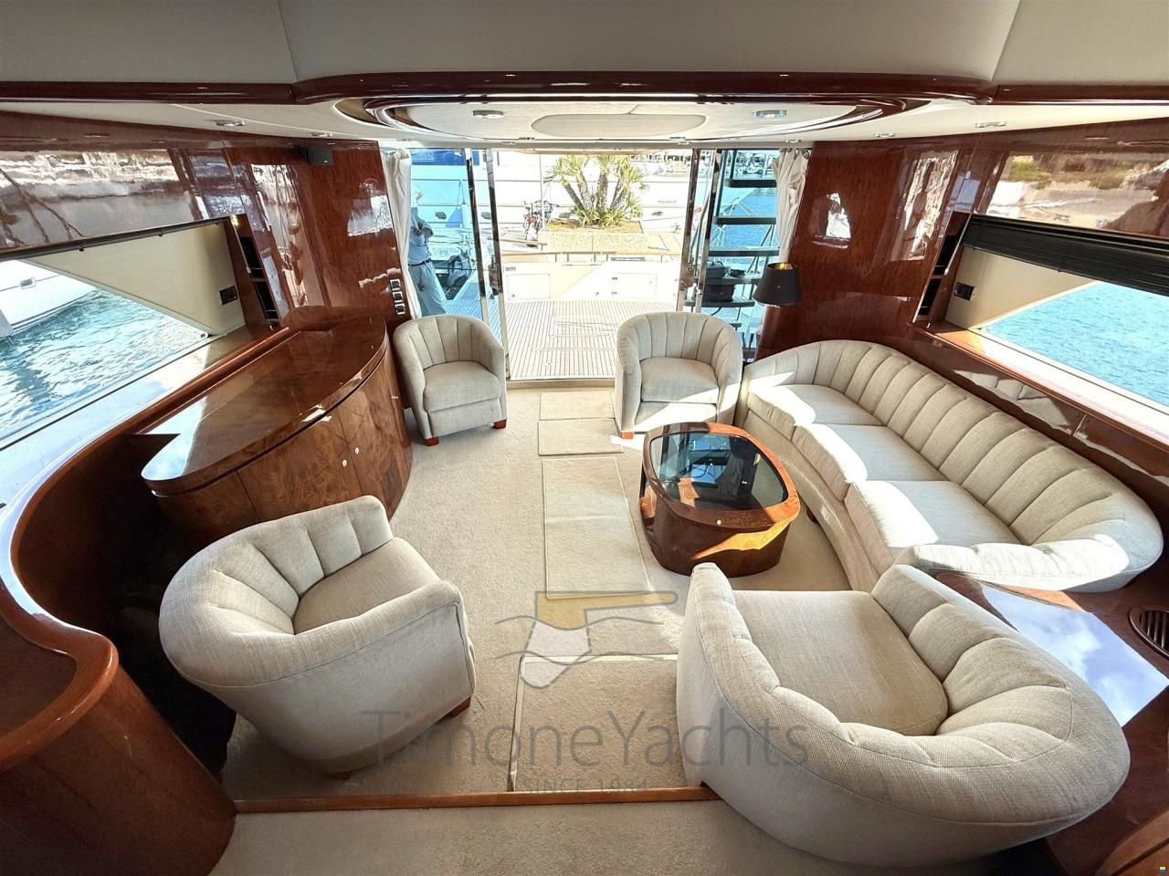 Fairline SQUADRON 74