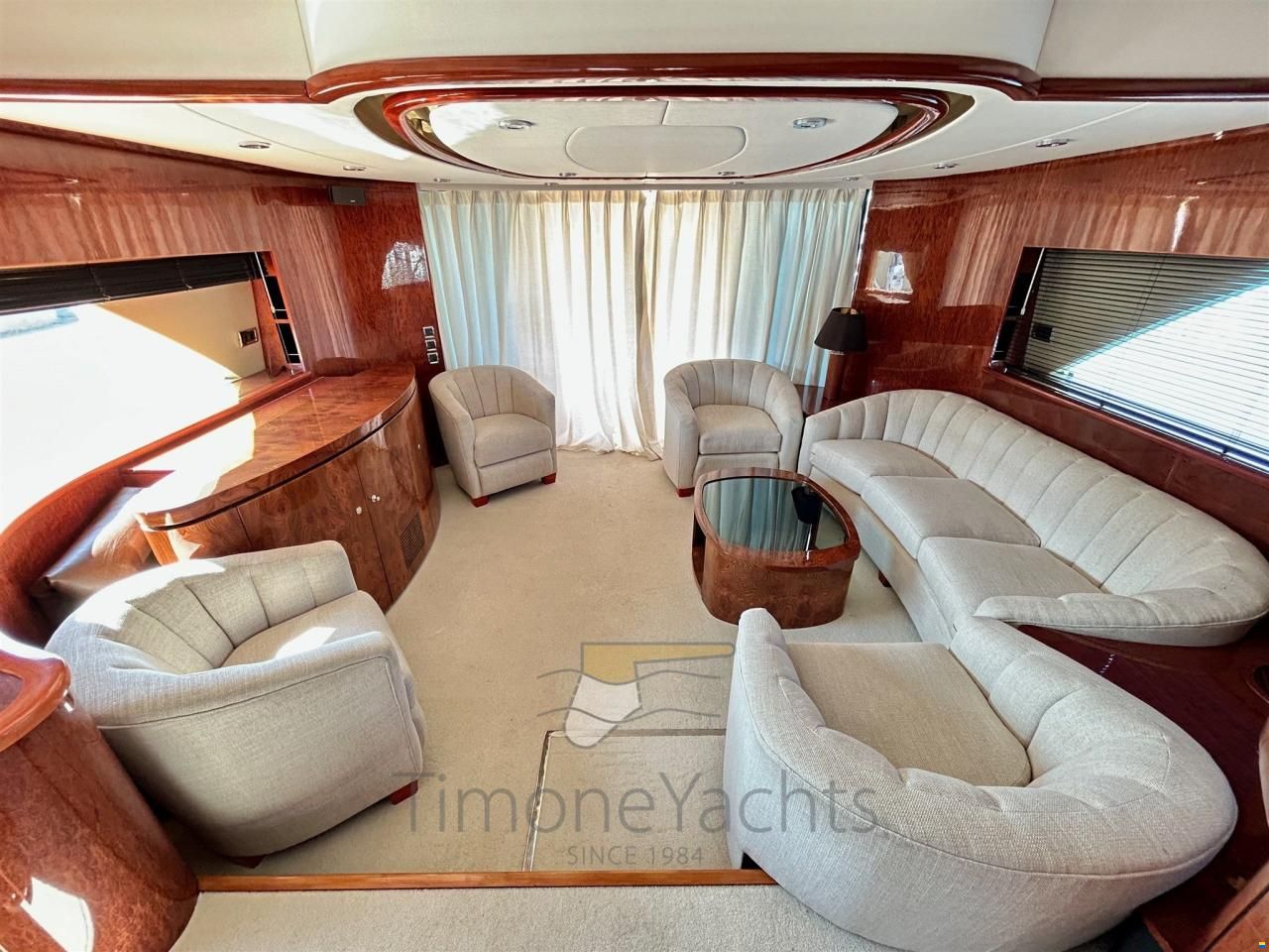 Fairline SQUADRON 74