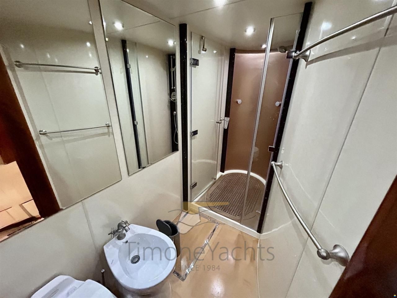 Fairline SQUADRON 74