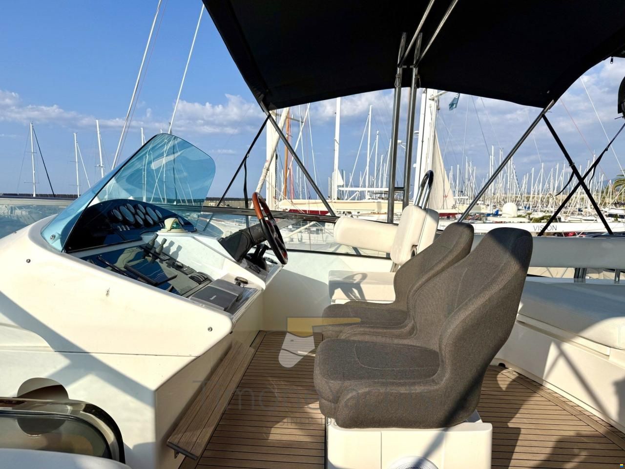 Fairline SQUADRON 74