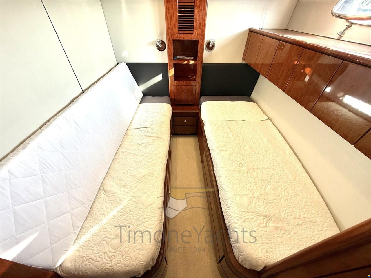 Fairline SQUADRON 74