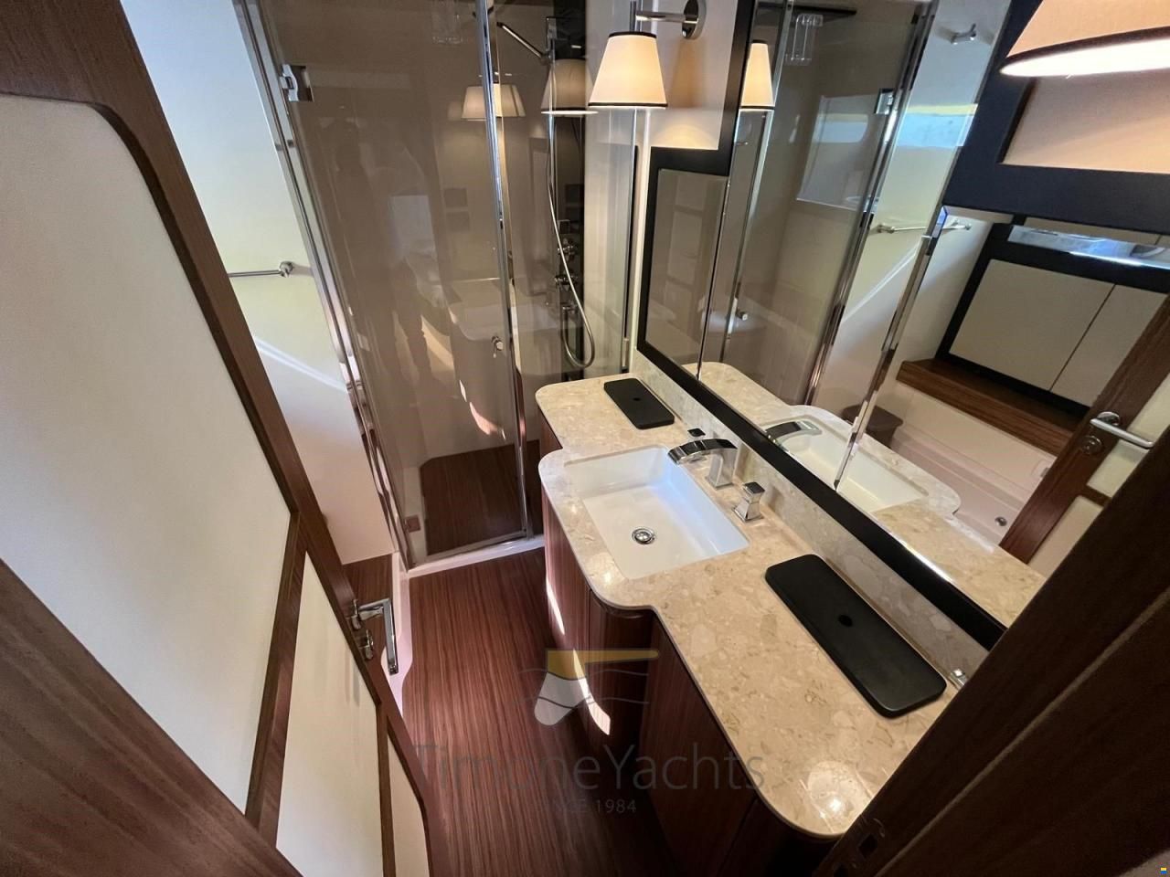 Azimut Magellano 66