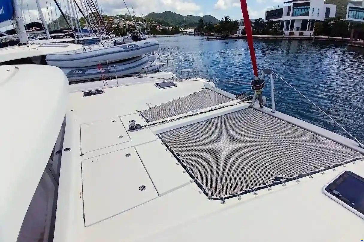 Lagoon 42