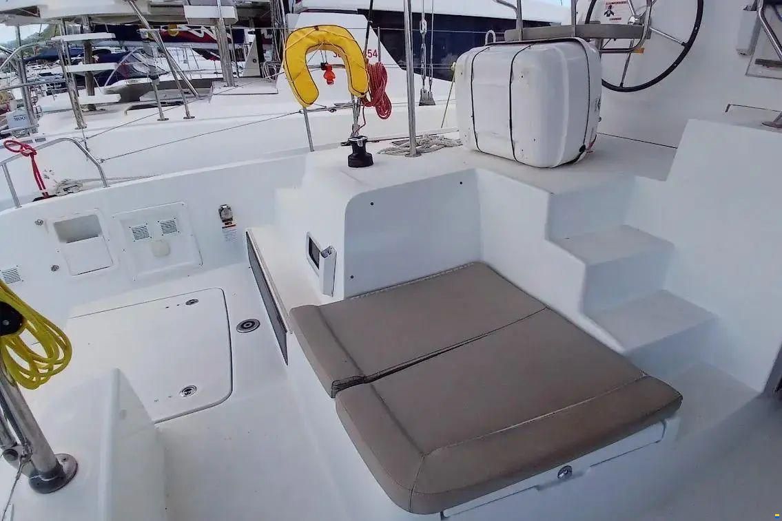 Lagoon 42