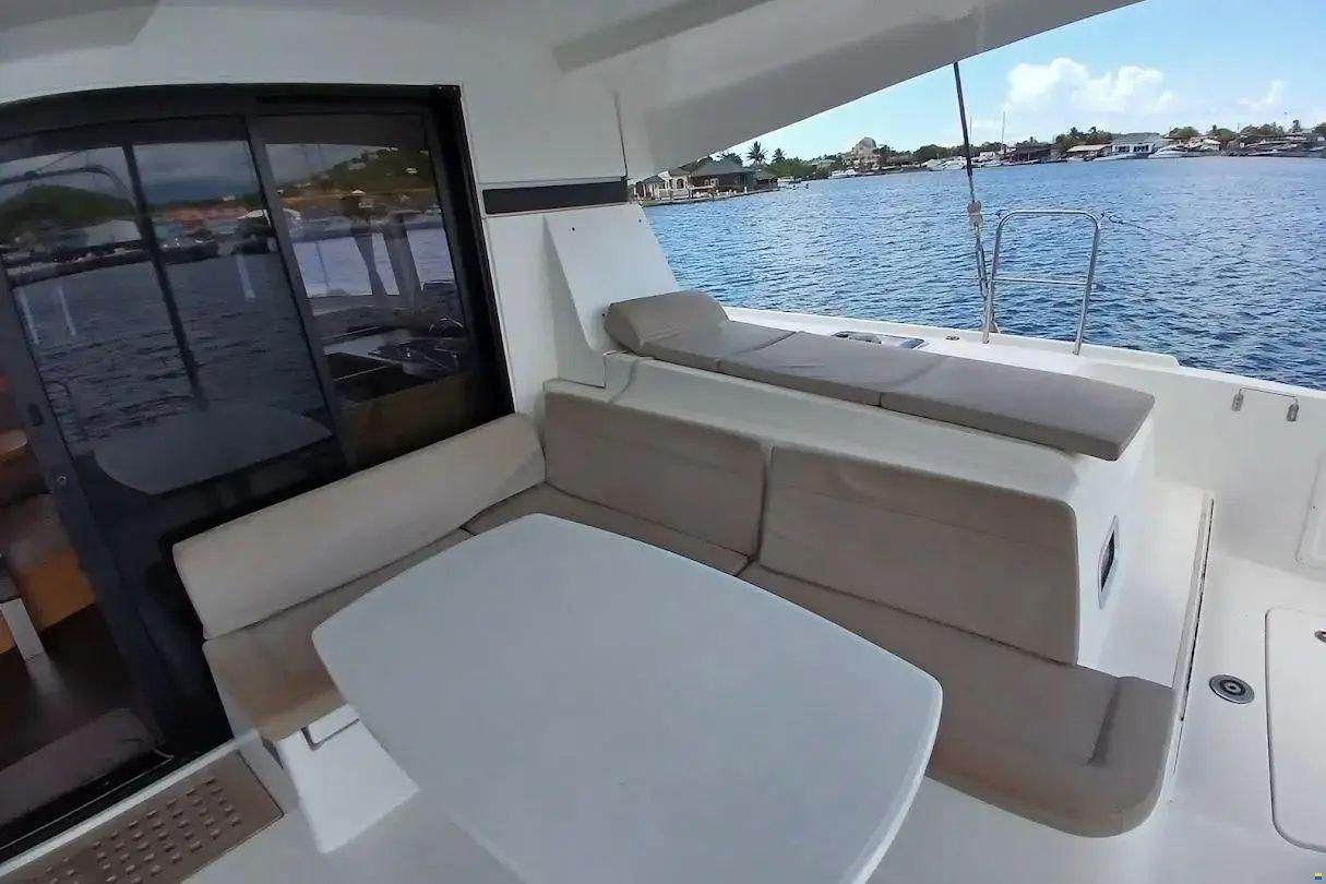 Lagoon 42