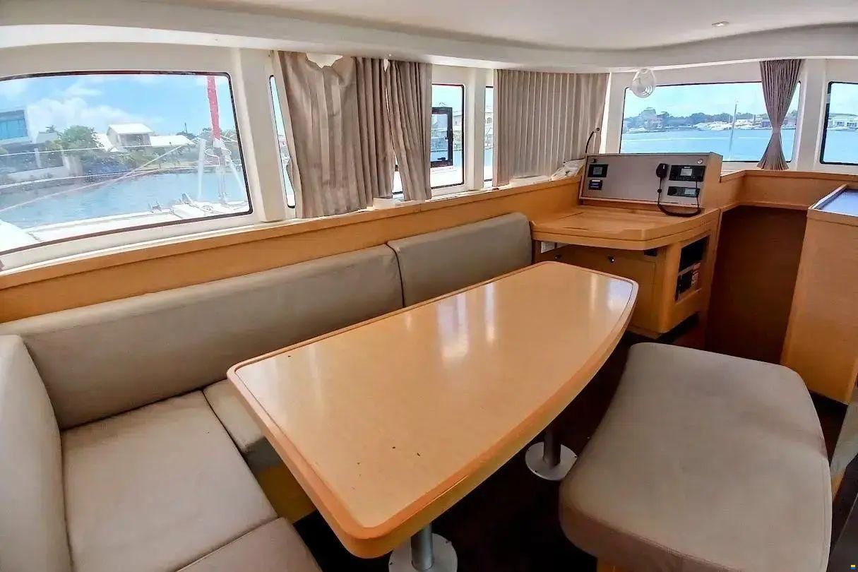 Lagoon 42