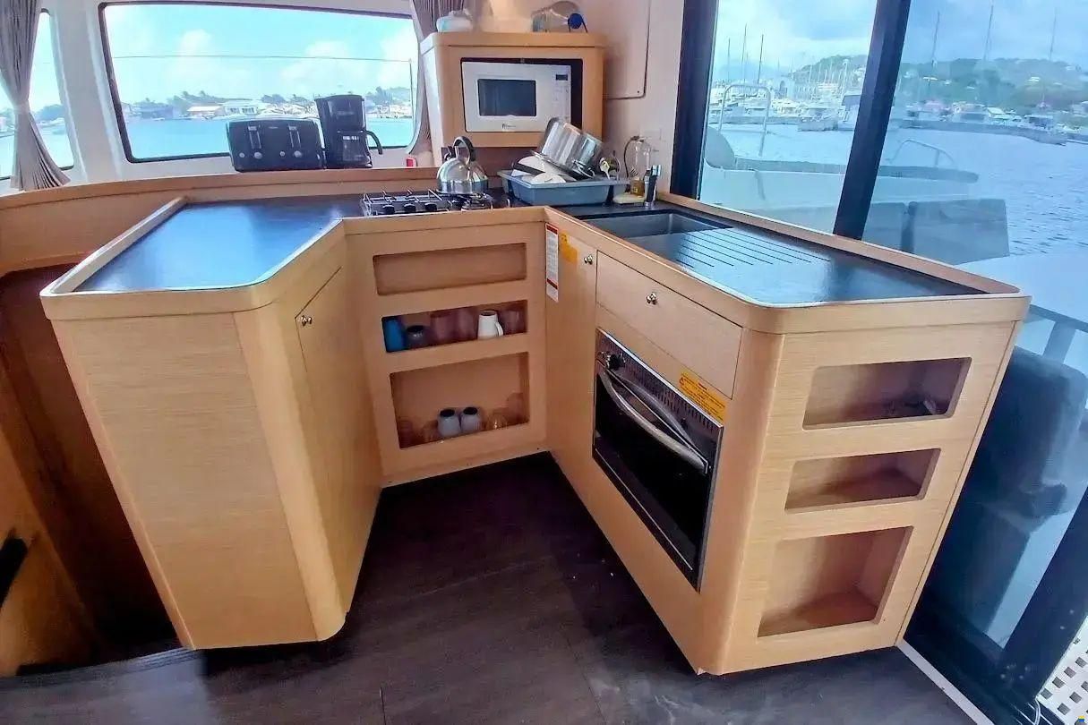 Lagoon 42