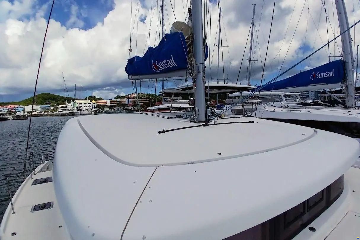 Lagoon 42