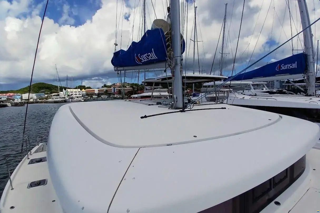 Lagoon 42
