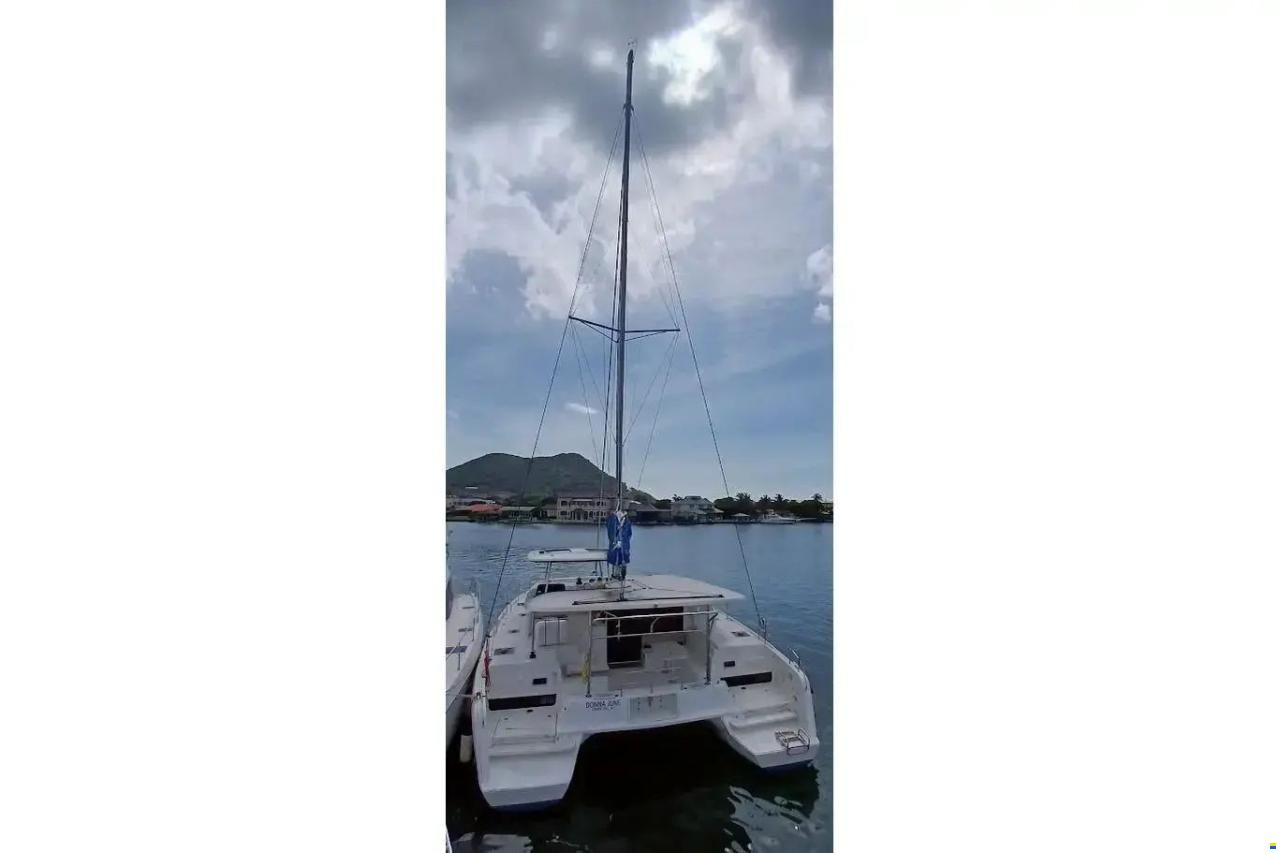 Lagoon 42