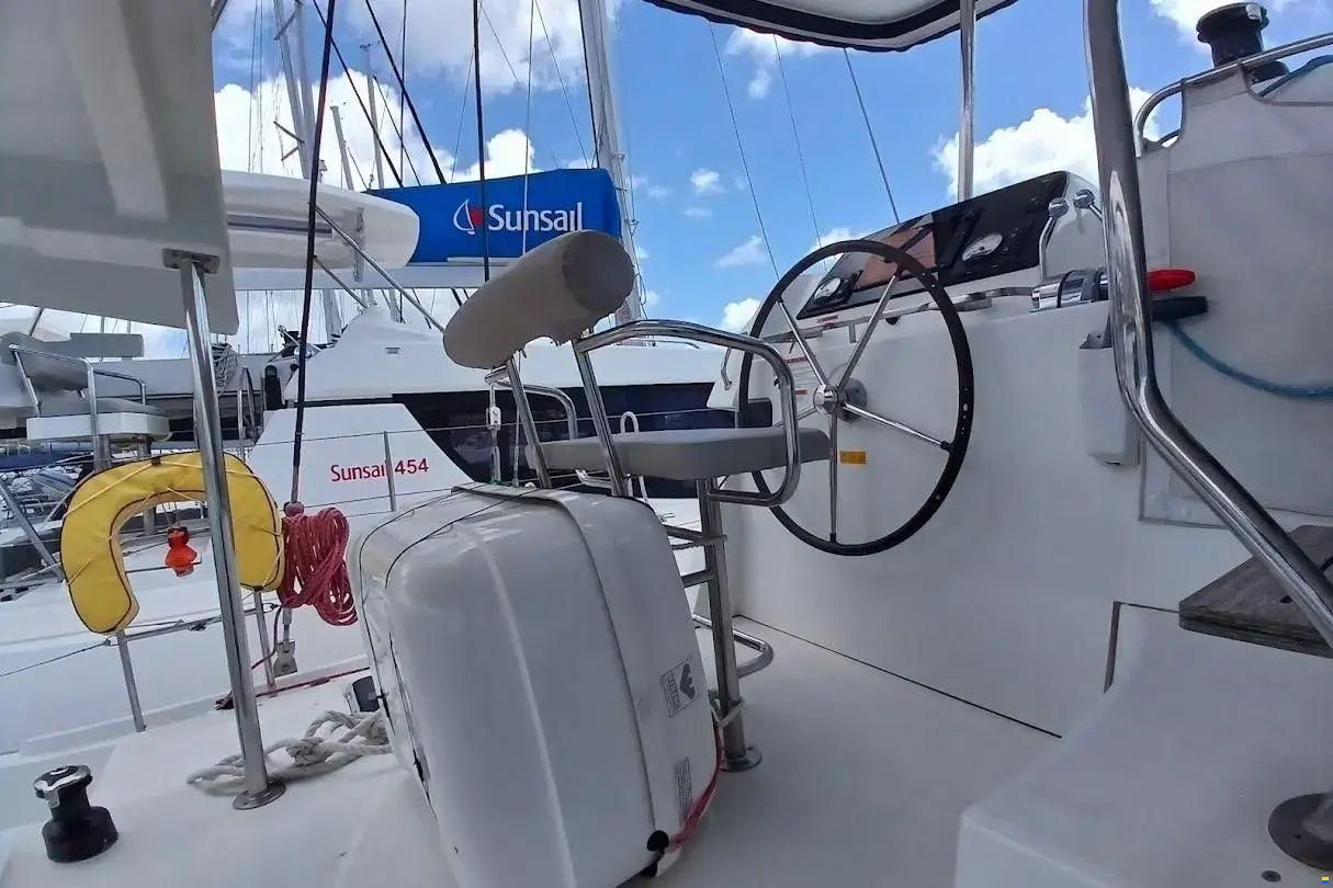 Lagoon 42
