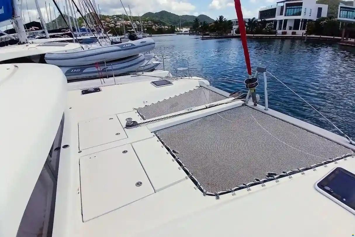 Lagoon 42