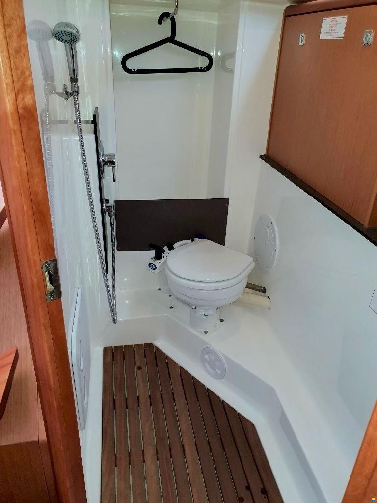 Bavaria Cruiser 33