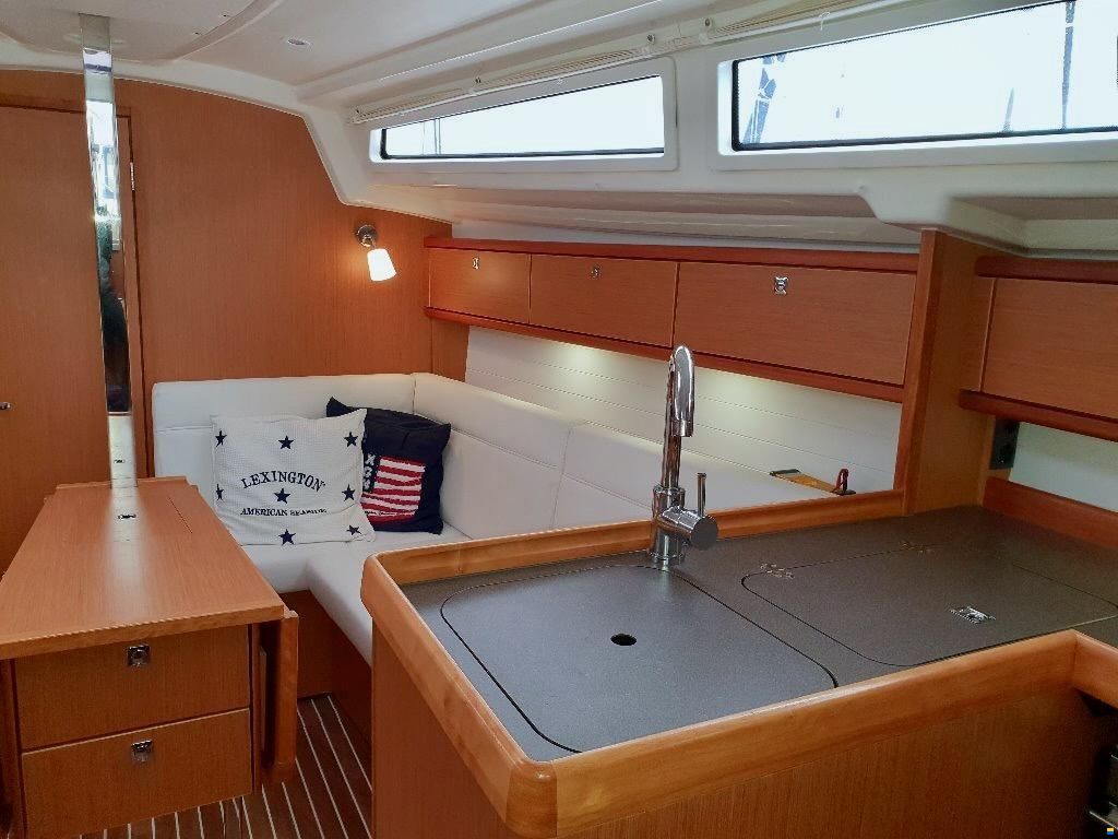 Bavaria Cruiser 33