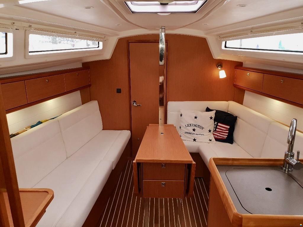 Bavaria Cruiser 33