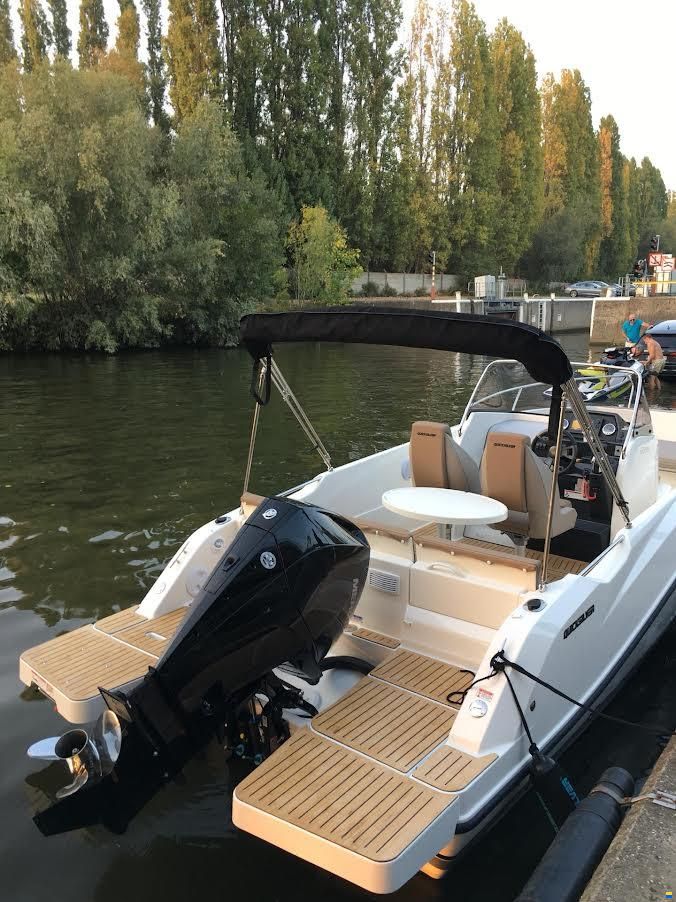 Quicksilver Activ 675 Open