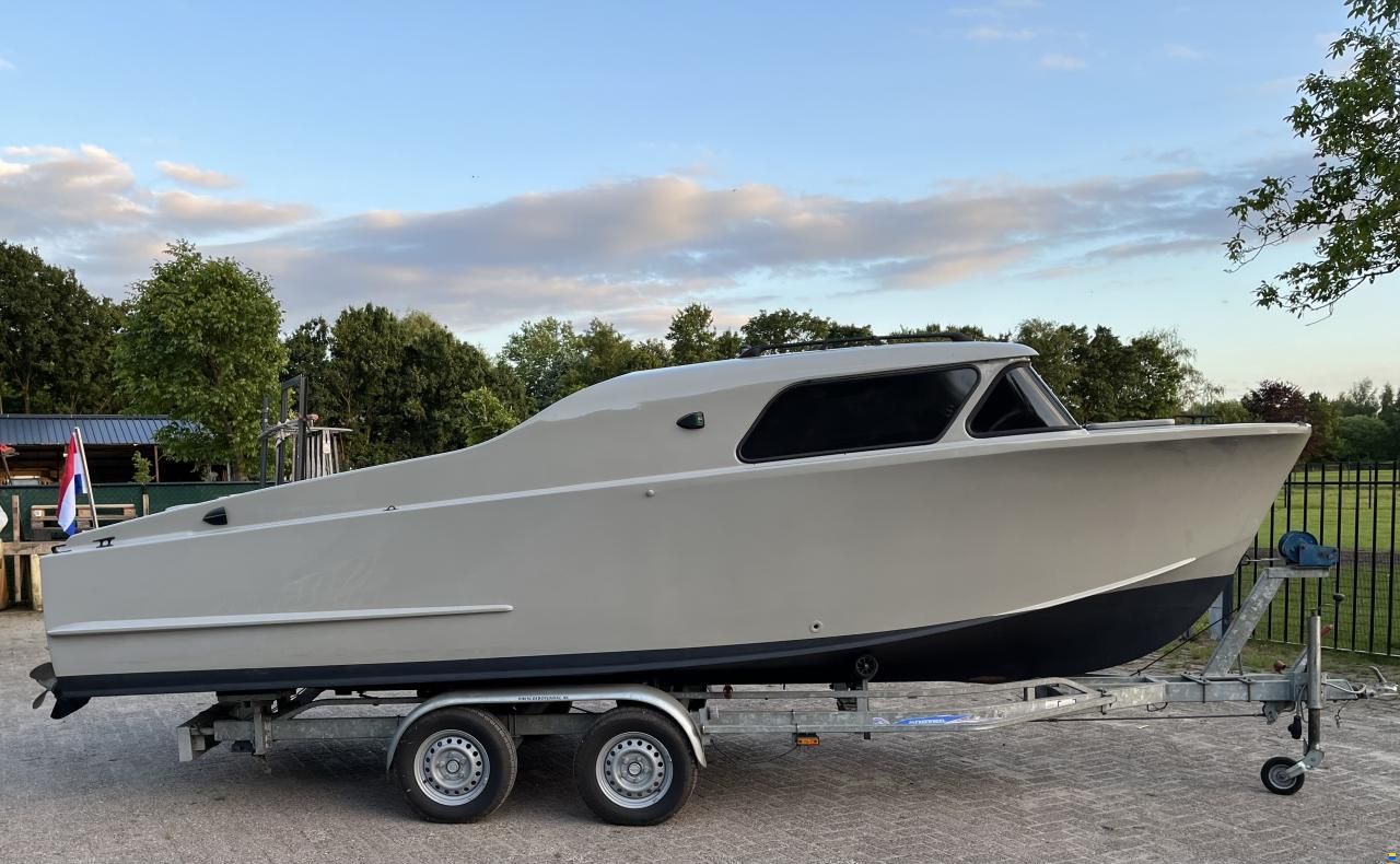 Italcantieri Bora 2