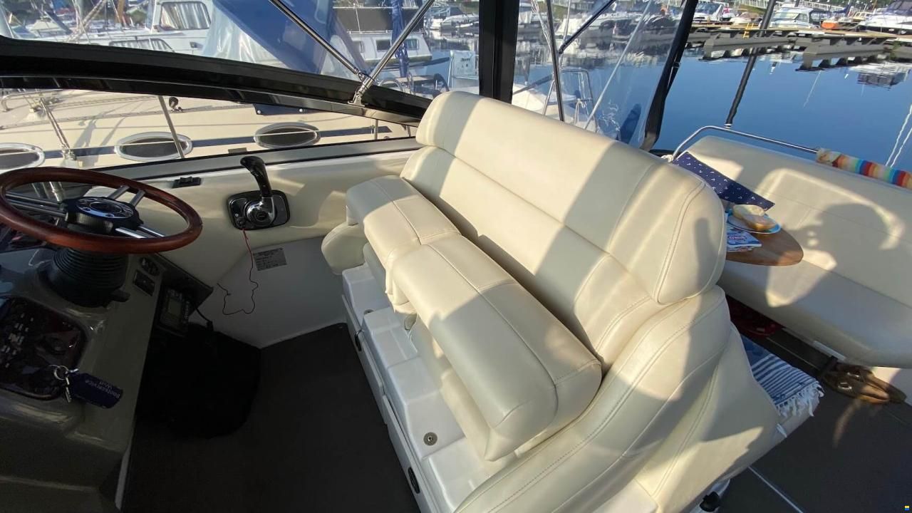 Regal 2665 Commodore