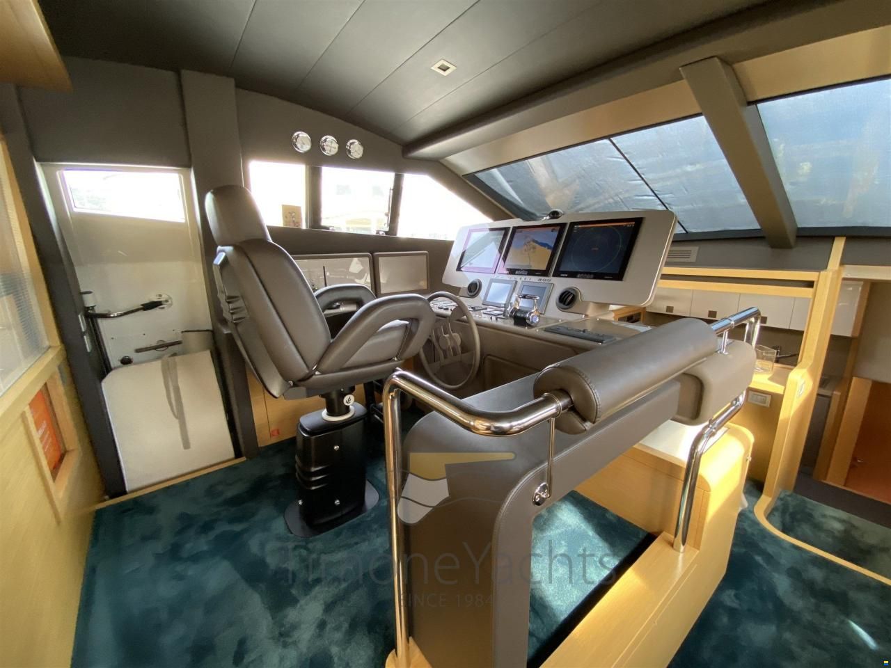 Ferretti 800