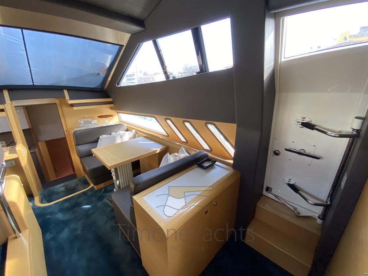 Ferretti 800