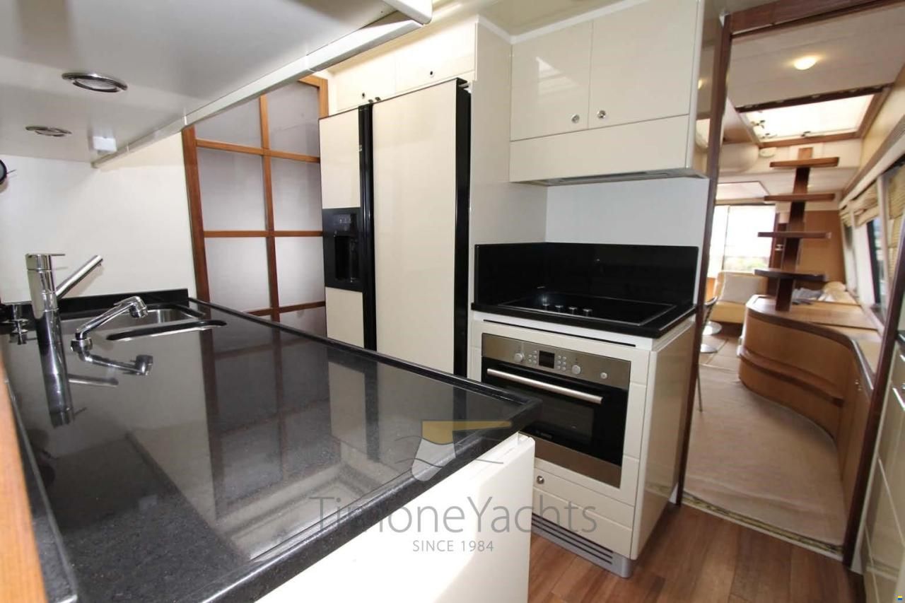 Ferretti 731