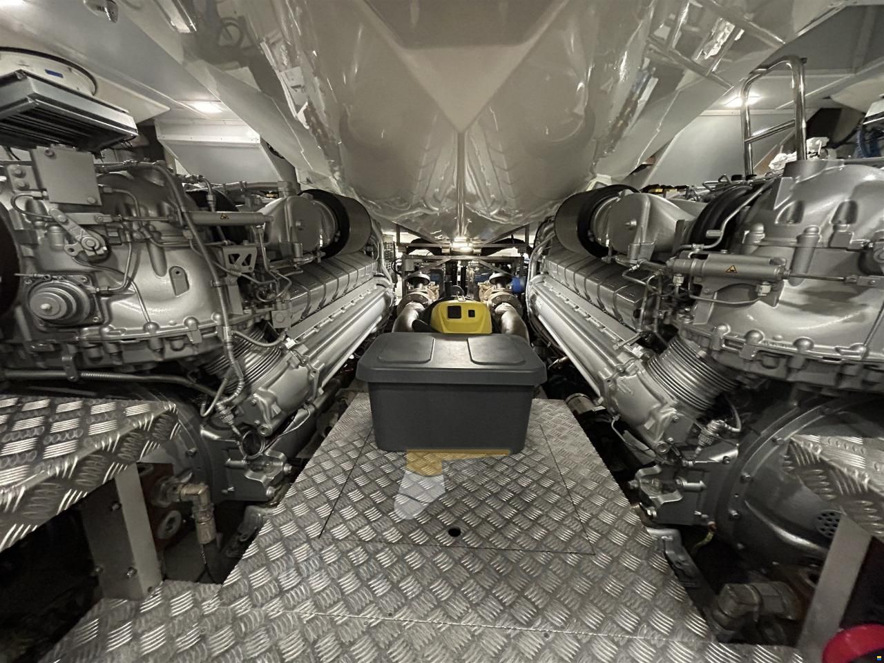 Monte Carlo Yachts MCY 96 Fly