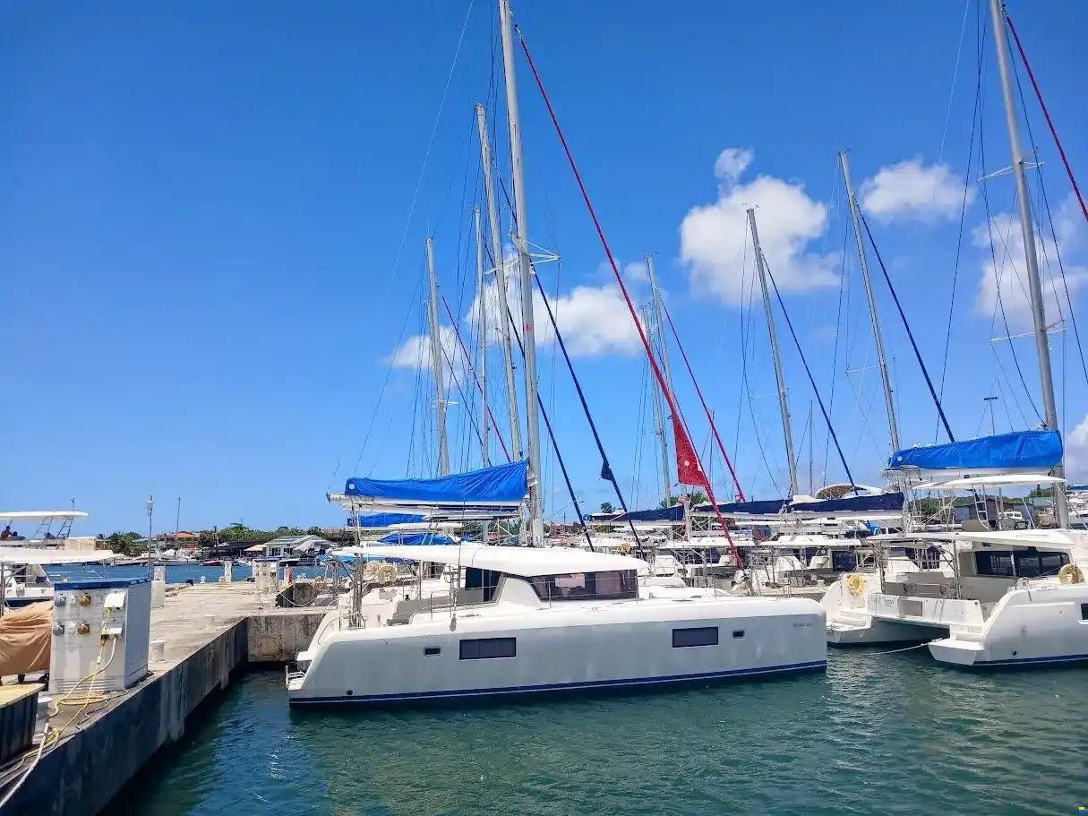 Lagoon 42