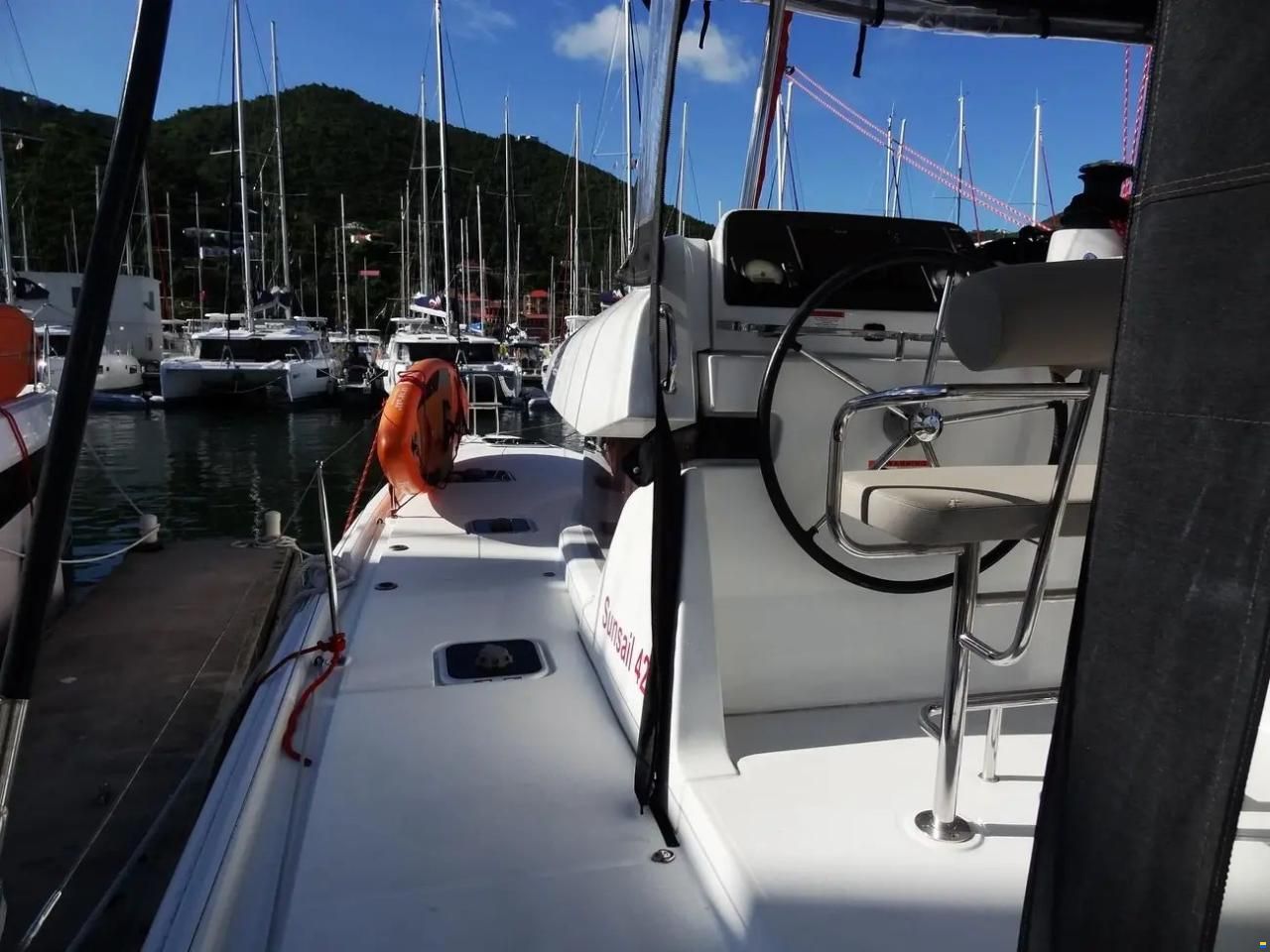 Lagoon 42