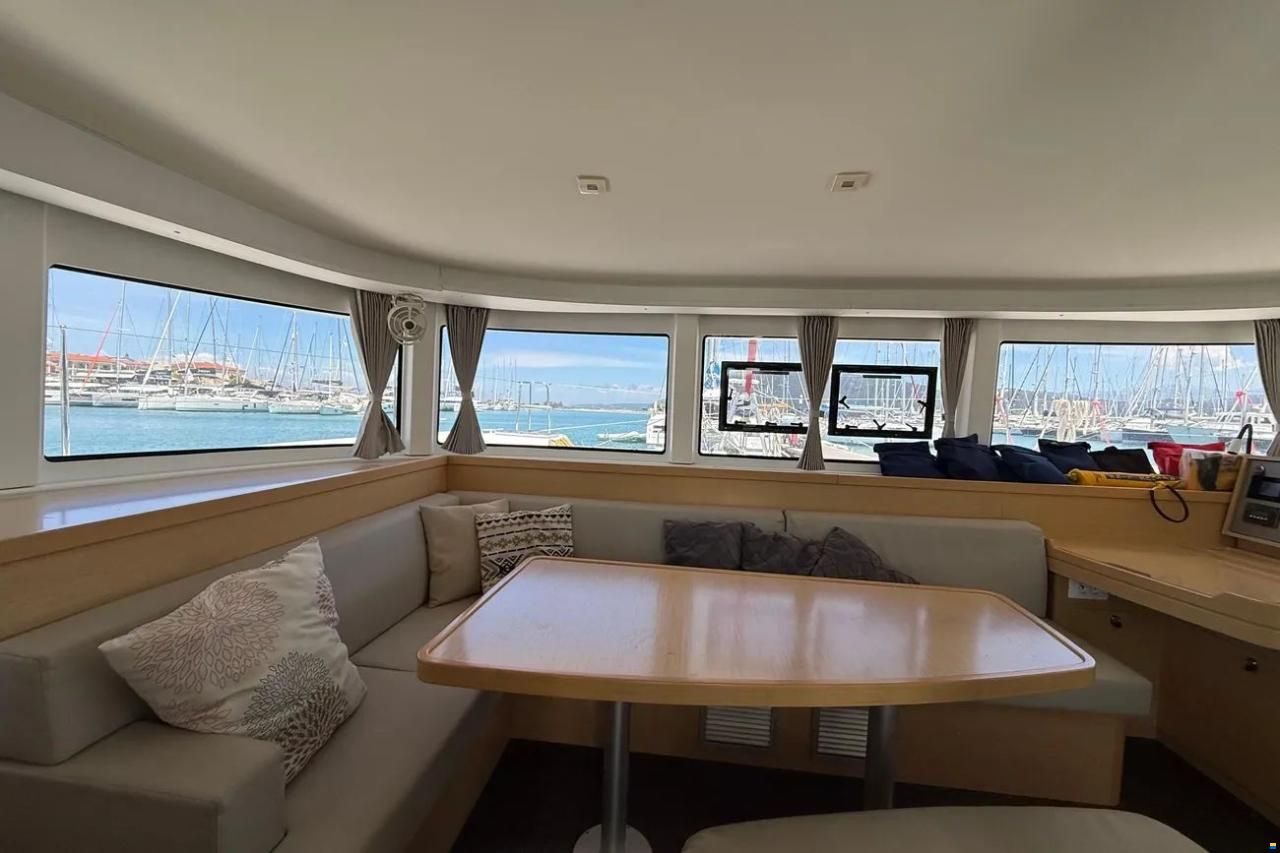 Lagoon 42