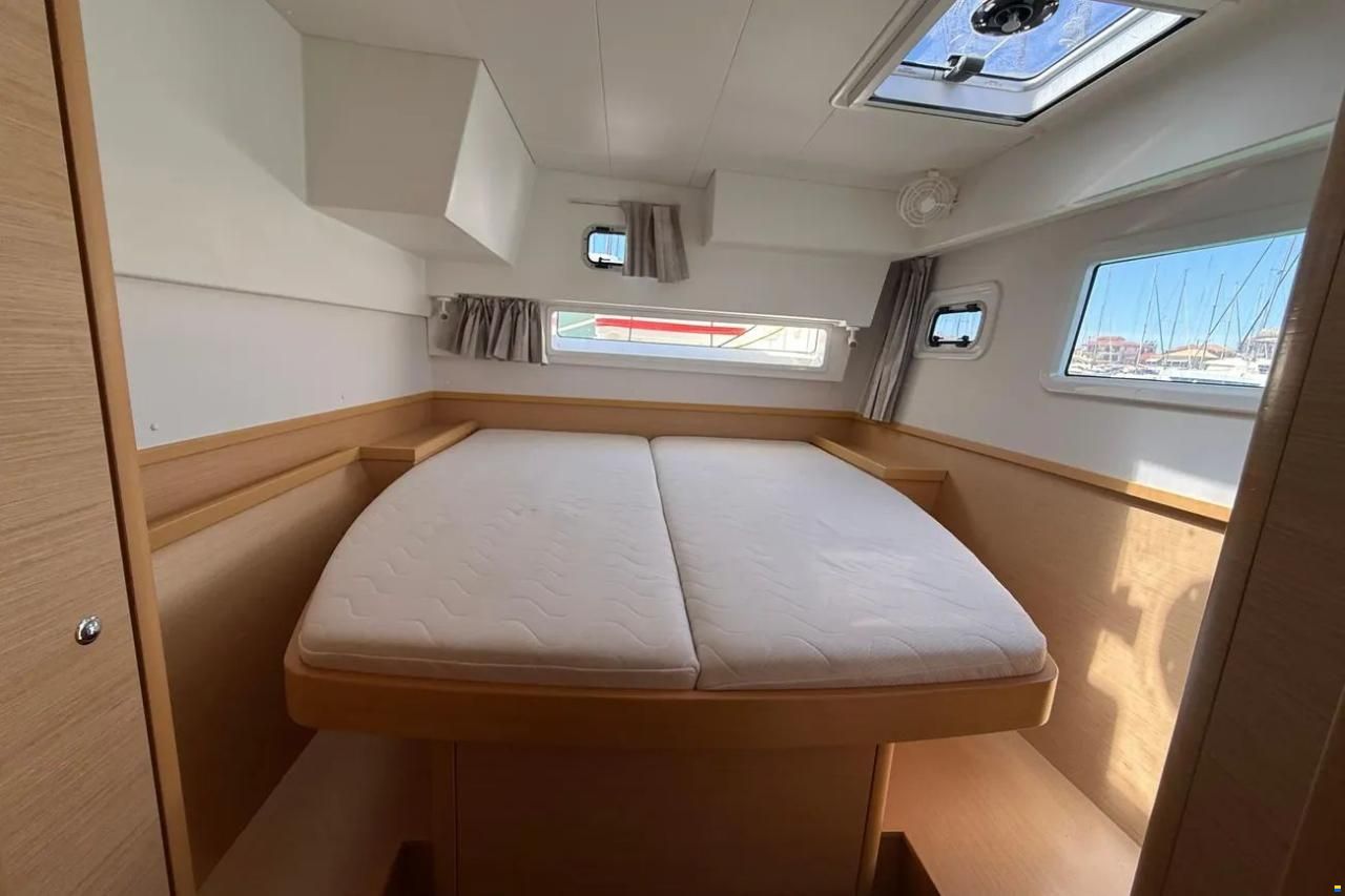 Lagoon 42