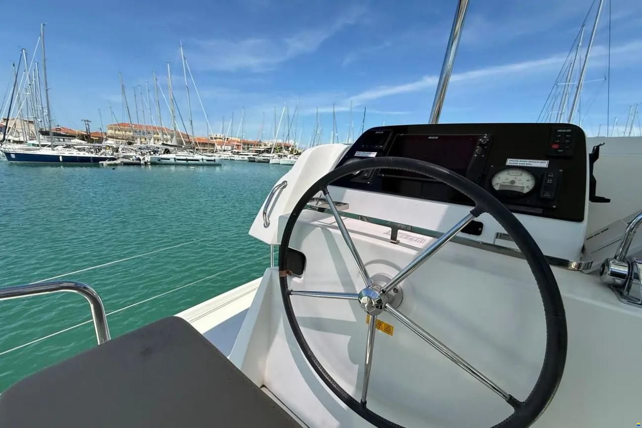 Lagoon 42