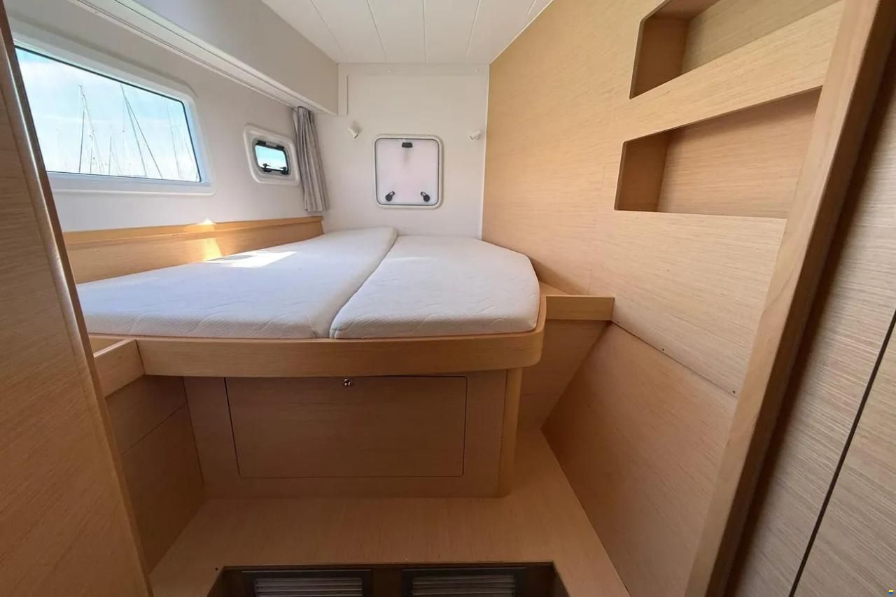 Lagoon 42