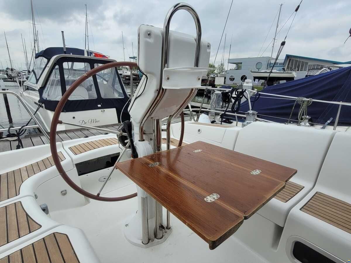 Beneteau Oceanis 373