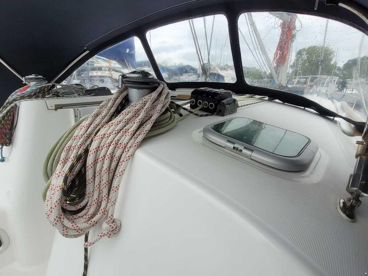 Beneteau Oceanis 373