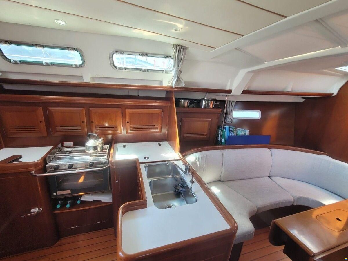 Beneteau Oceanis 373