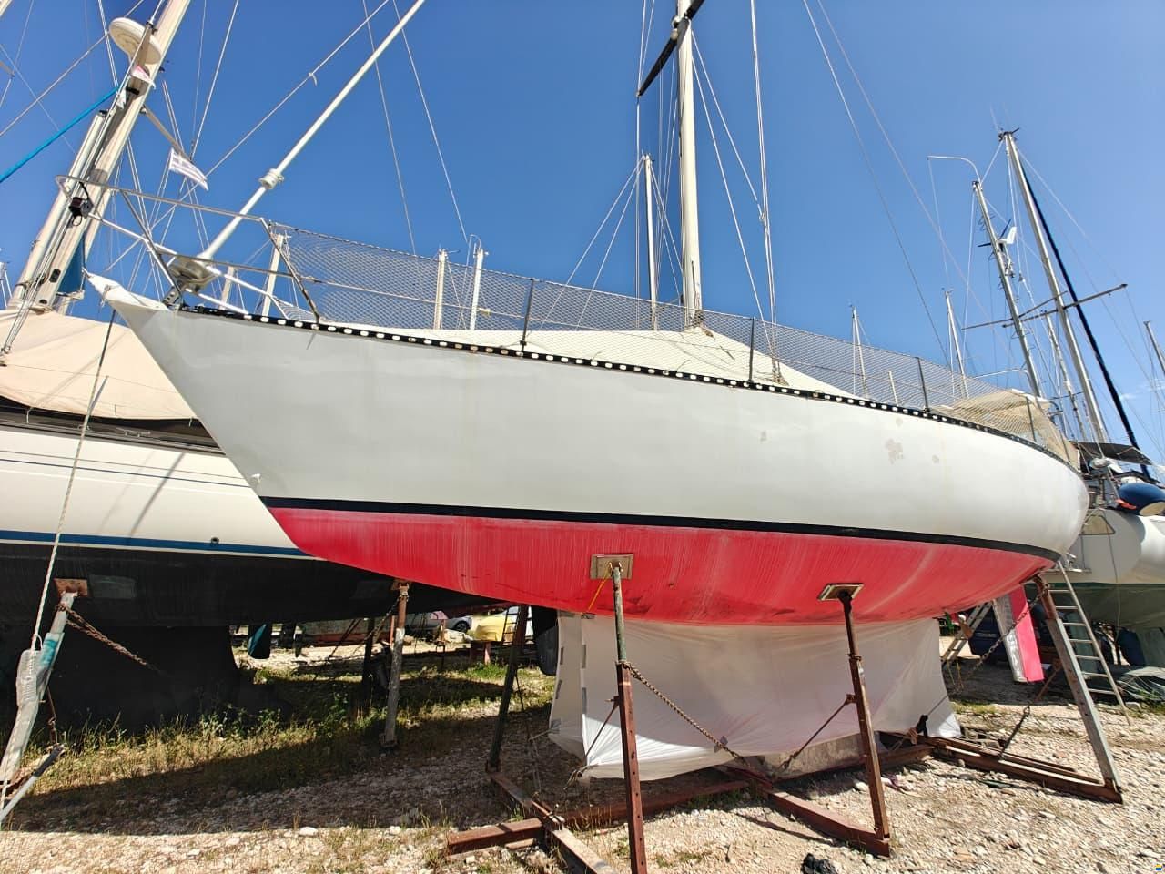 Dufour A9000