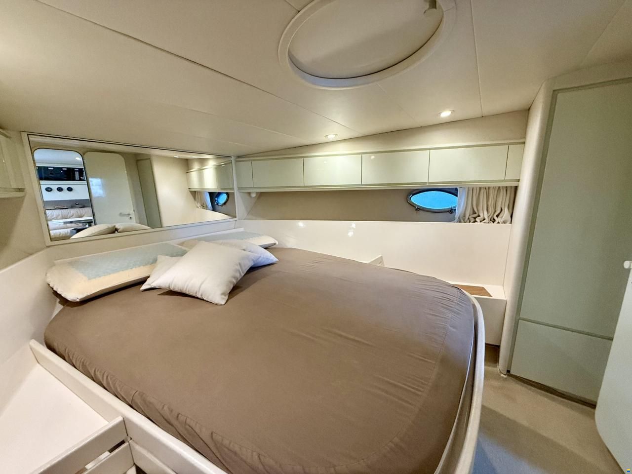 Pershing 40