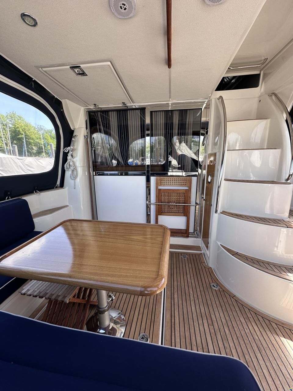 Nimbus 380 Carisma