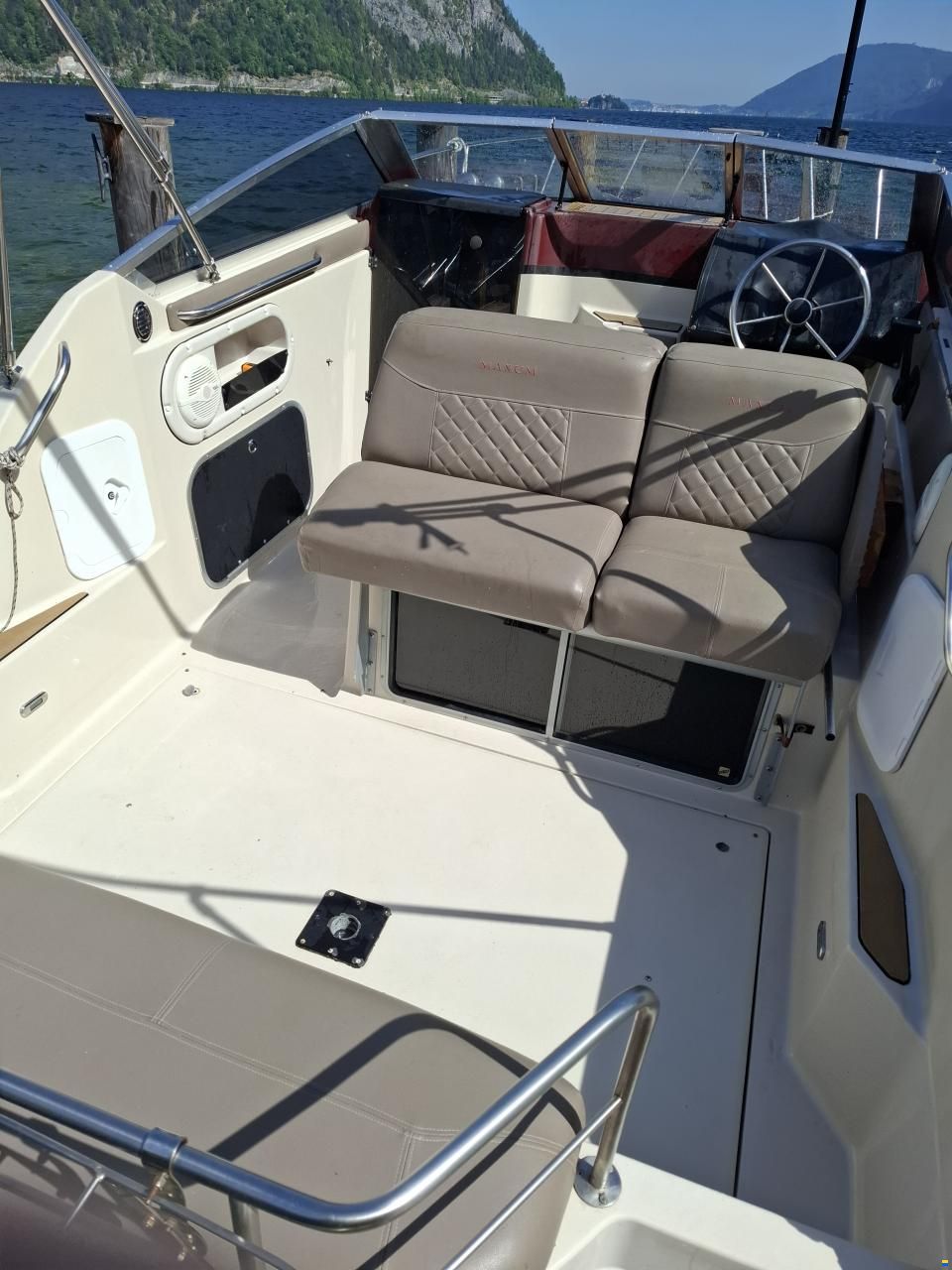 Maxum SRC 2300