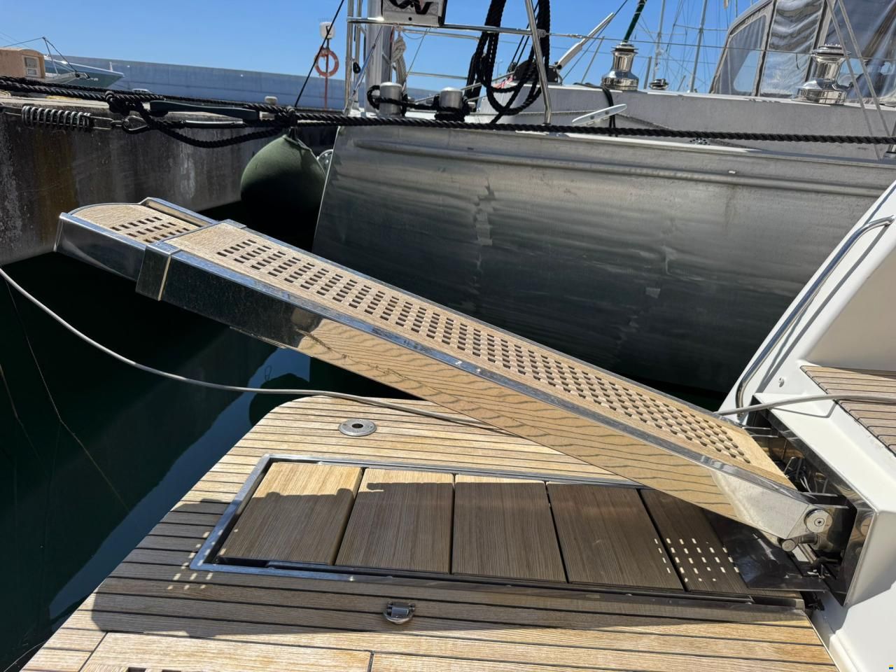 Bavaria Virtess 42 Fly
