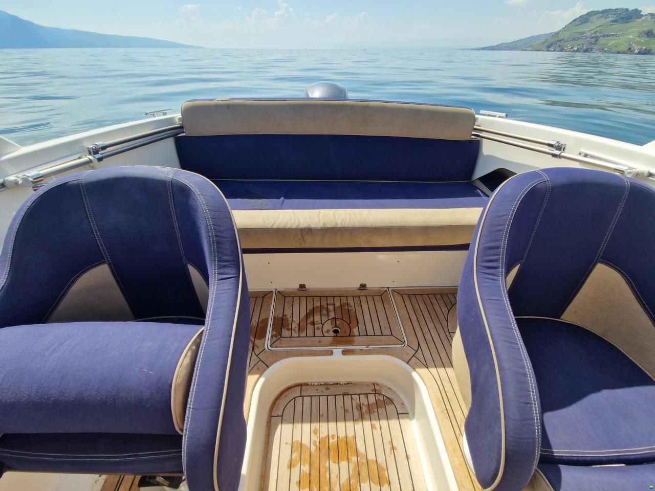 Place pichette 9x3m avec bateau