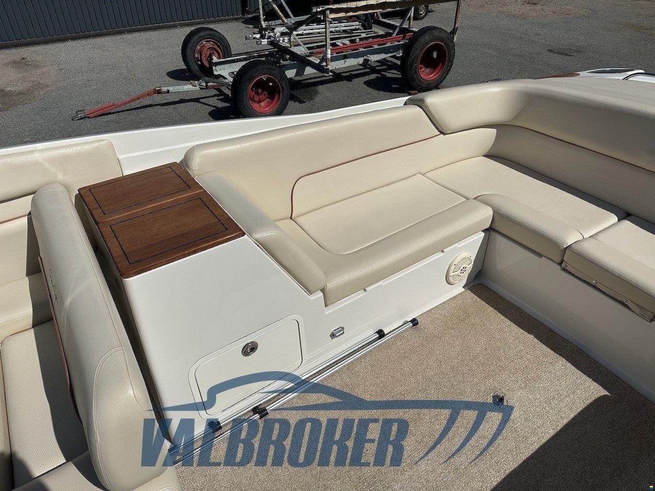 Chris Craft CORSAIR 28