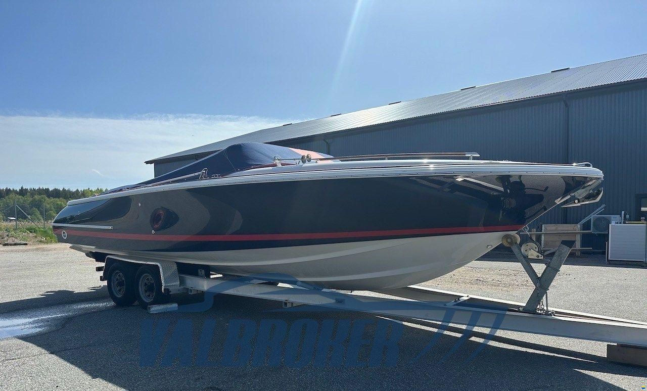 Chris Craft CORSAIR 28