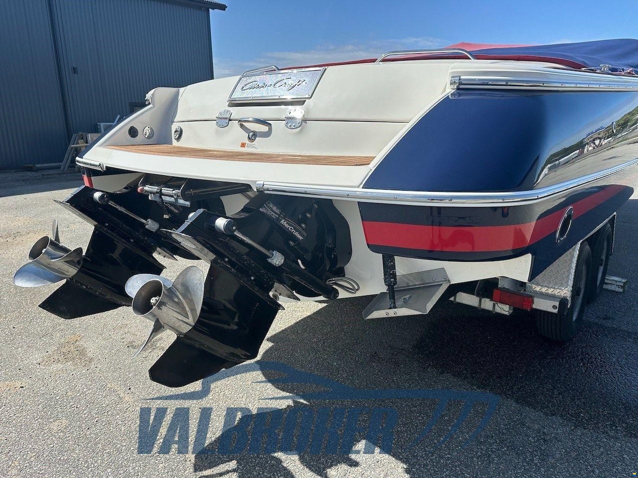 Chris Craft CORSAIR 28